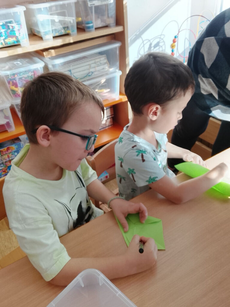 Aktuální obrázek nemá žádný alternativní popis. Název souboru je: 4-1.jpg